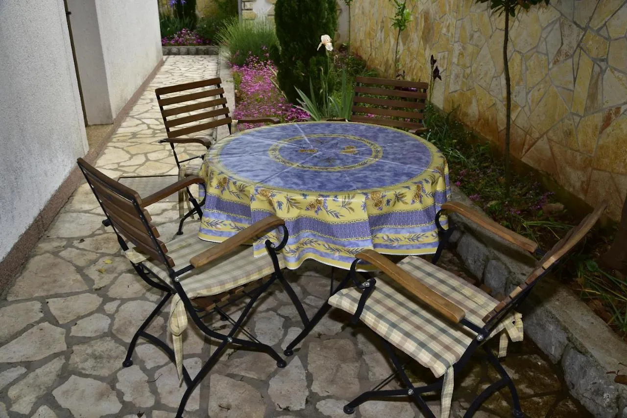 Apartment Villa Jela - With Pool Njivice