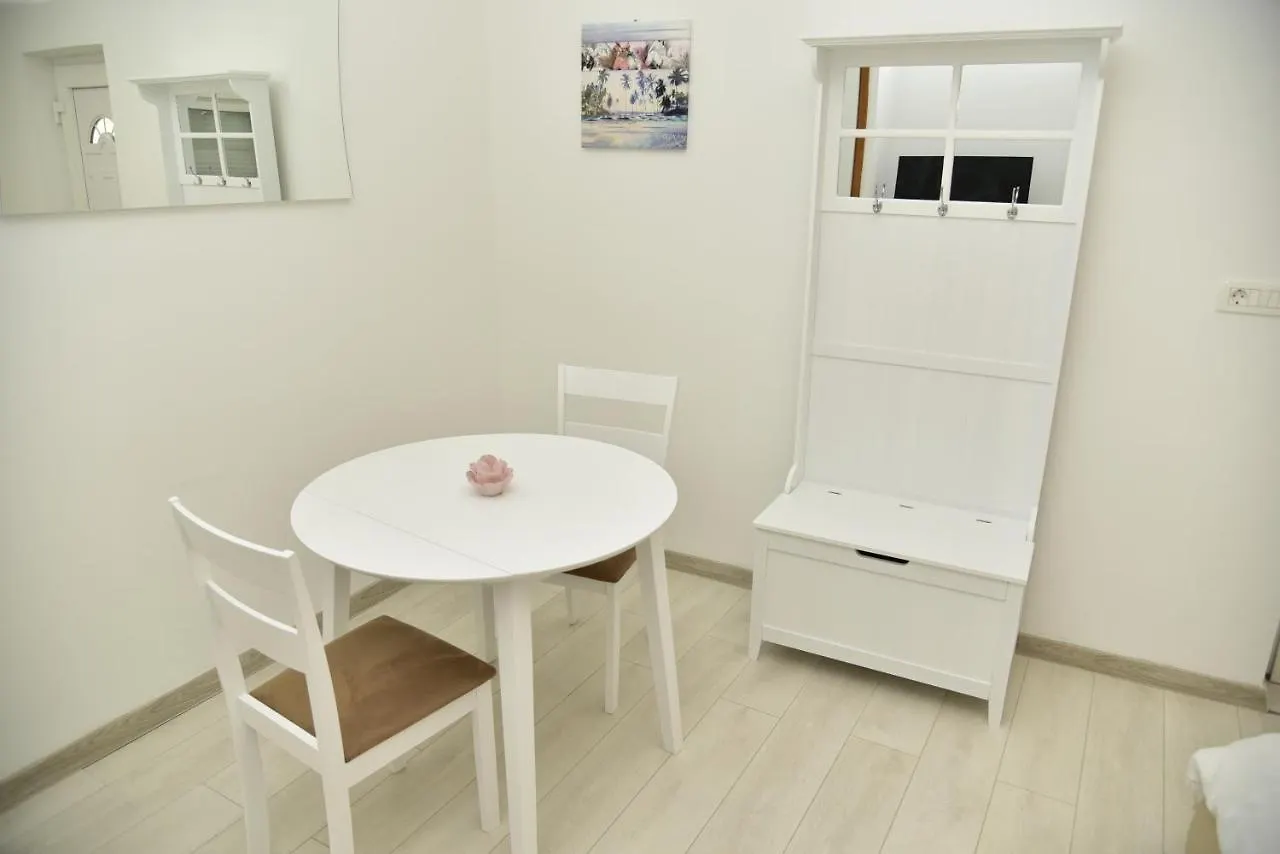 Apartment Villa Jela - With Pool Njivice Croatia